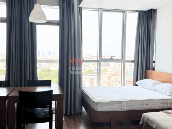 Leluk Condominium